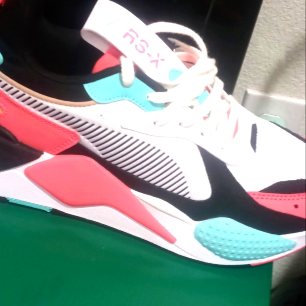 Brand New with Box woman's Puma Running System Sneakers